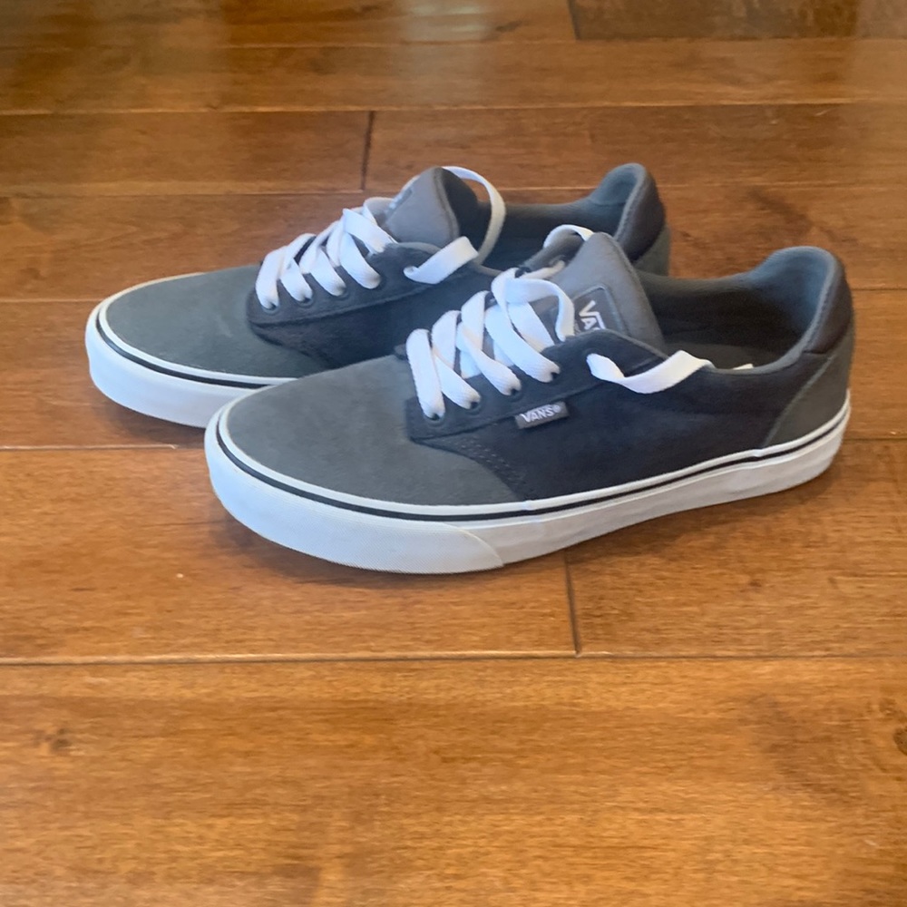 Vans Suede Lowtops Men’s Size 8